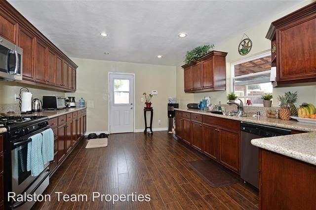 773 Cedar Ave - Photo 3 of 8