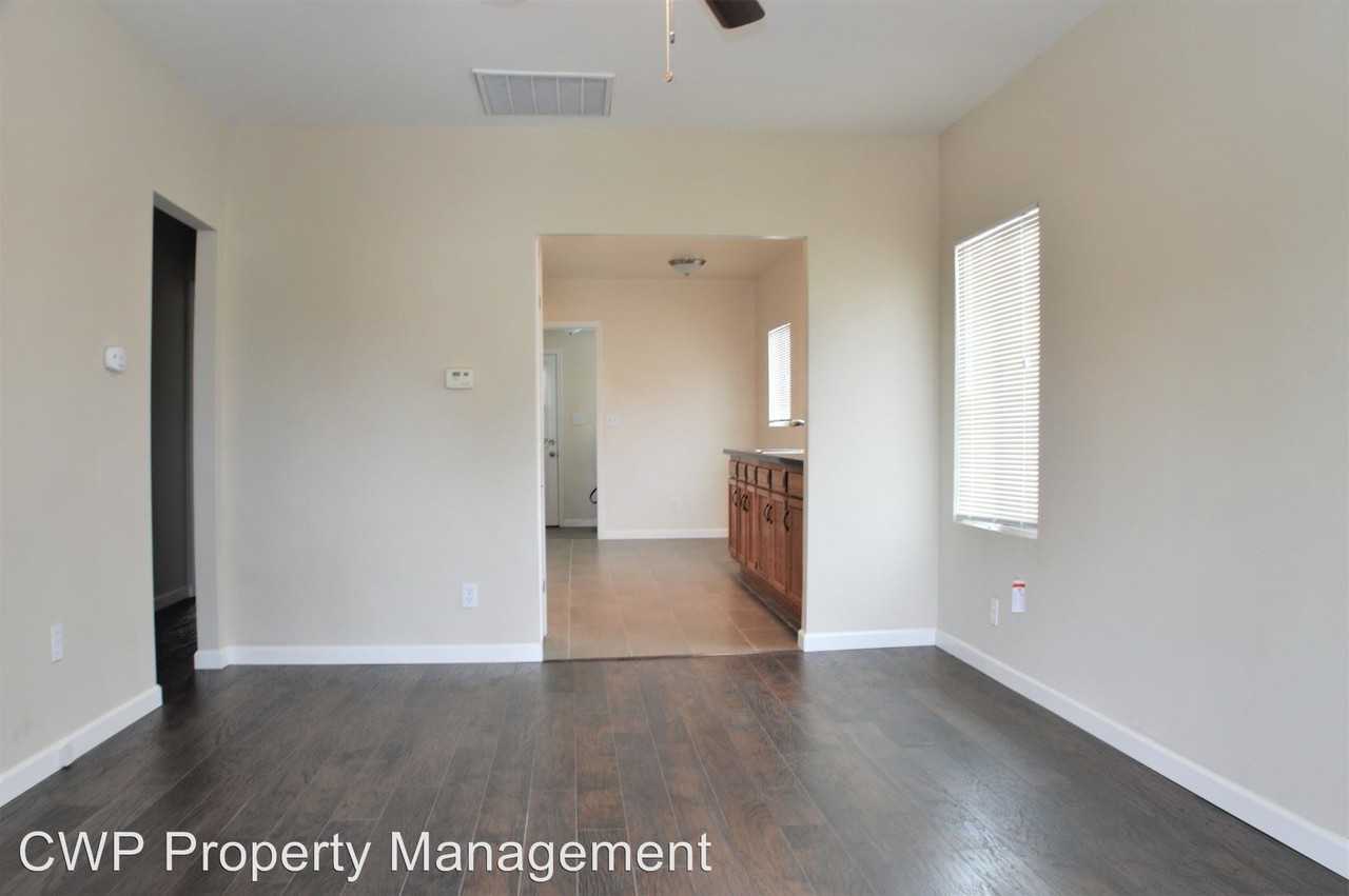 1118 75th Ave - Photo 3 of 15