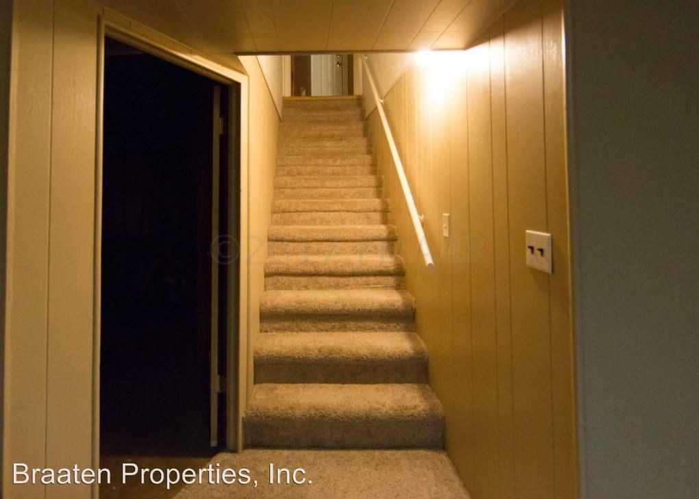 218 22nd Ave North - Photo 2 of 6