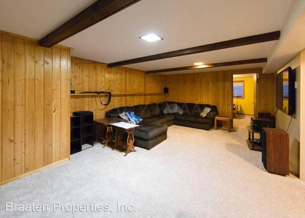 218 22nd Ave North - Photo 3 of 6