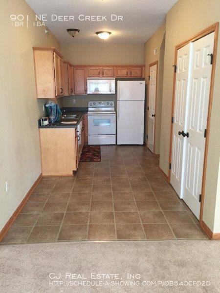 901 Ne Deer Creek Dr - Photo 3 of 6