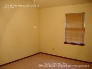 1918 Ne Knollbrook St - Photo 3 of 5