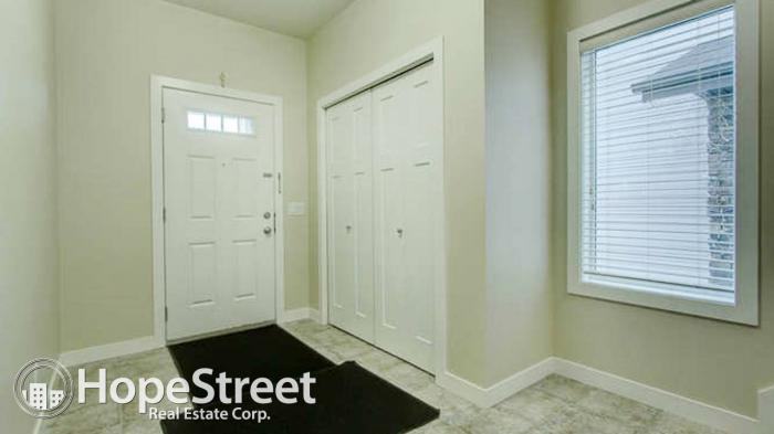 3331 18b Avenue Nw - Photo 2 of 23