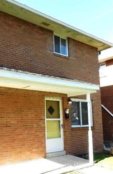 893 N. Meadows Ct. - Photo 2 of 10