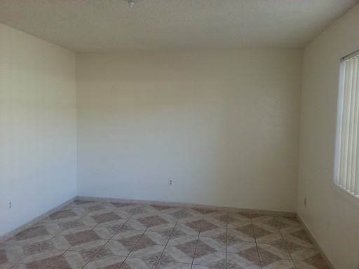 1210 San Antonio Dr - Photo 3 of 5