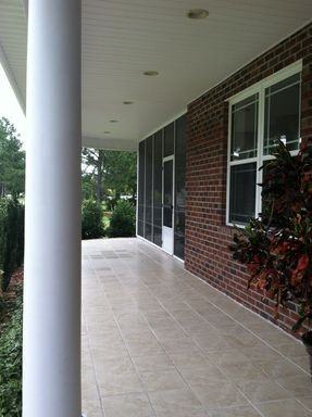 6101 Falcon Dr - Photo 3 of 36