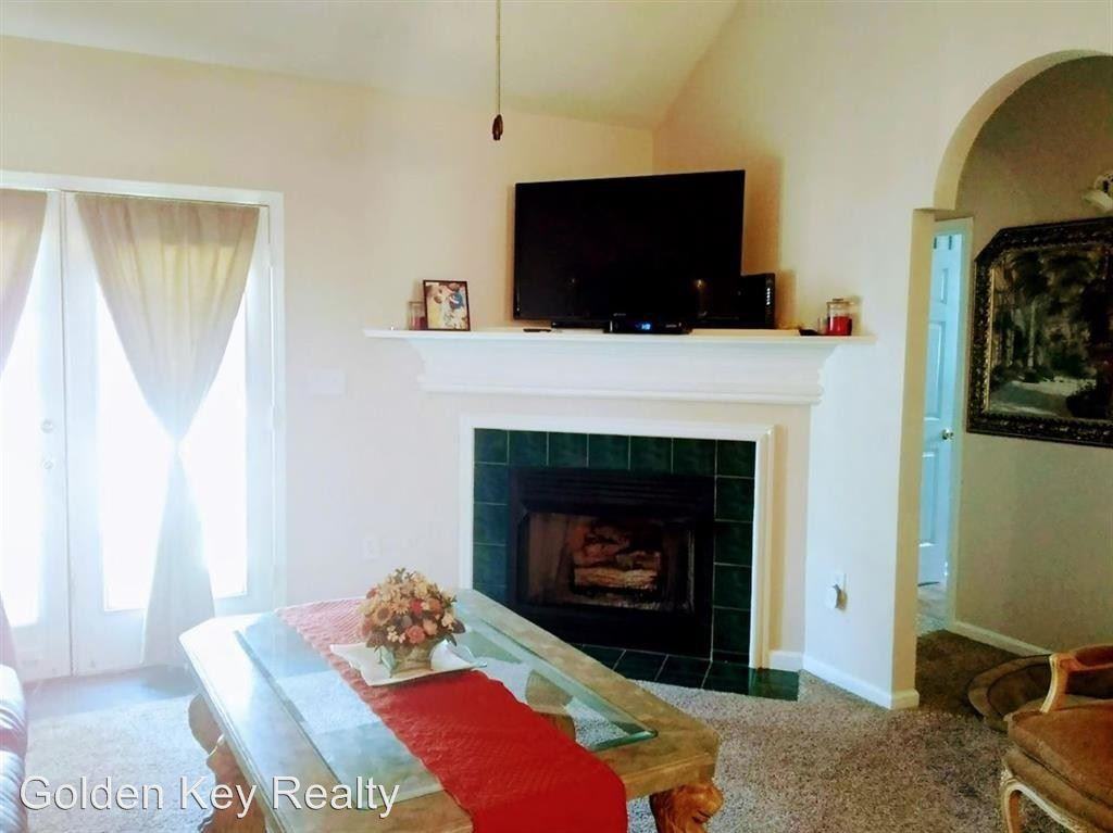 204 Carrington Lane - Photo 3 of 24