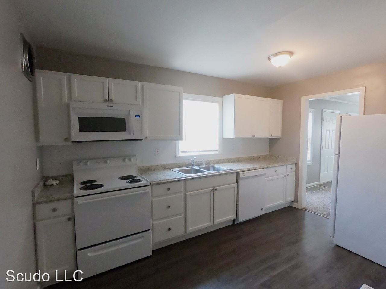11102 Bennington Ave - Photo 2 of 8