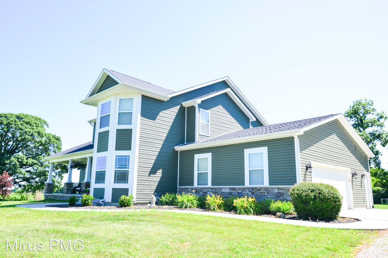 6873 S 450 E - Photo 2 of 27