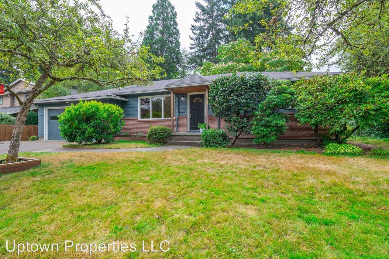 2610 Sw Plum Ct - Photo 3 of 35