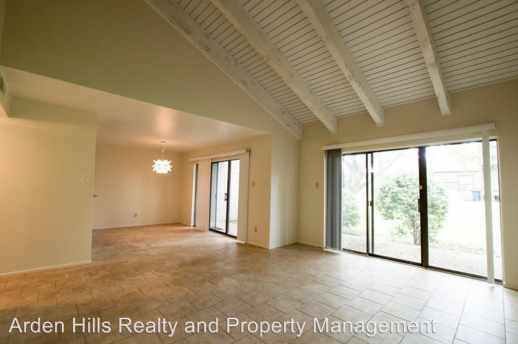 1905 West Lane - Photo 2 of 9