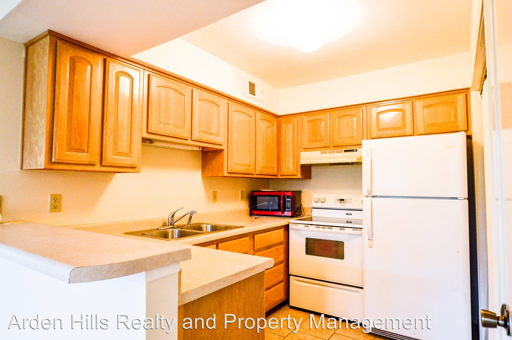 1905 West Lane - Photo 3 of 9