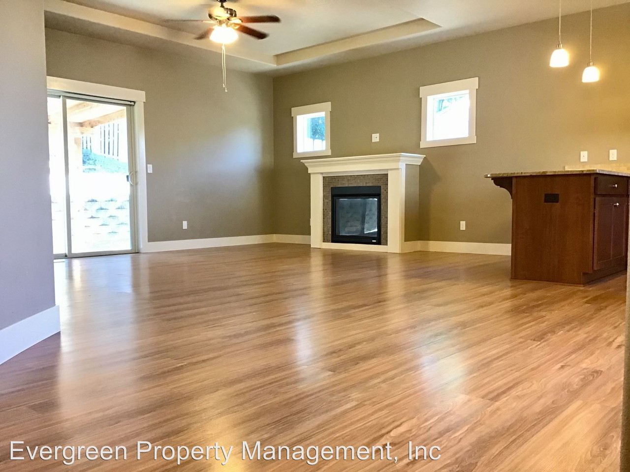 1020 Sw Halsey St. - Photo 3 of 19