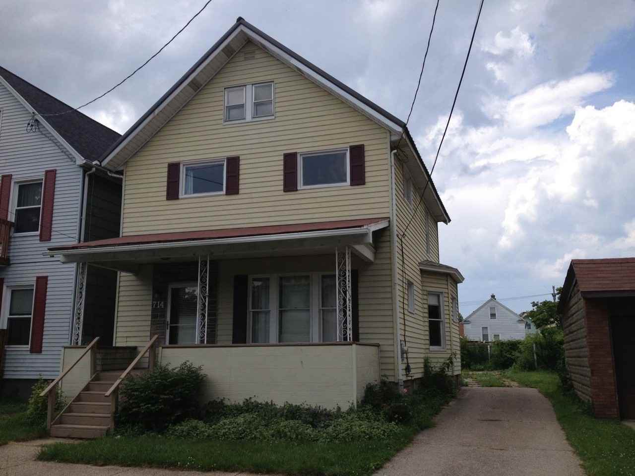 714 West 22nd St - Photo 2 of 14