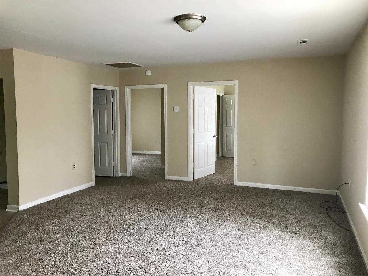 117 W Pinetree Dr - Photo 3 of 7