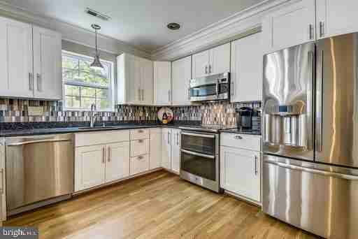 509 Hillsmere Drive - Photo 3 of 21