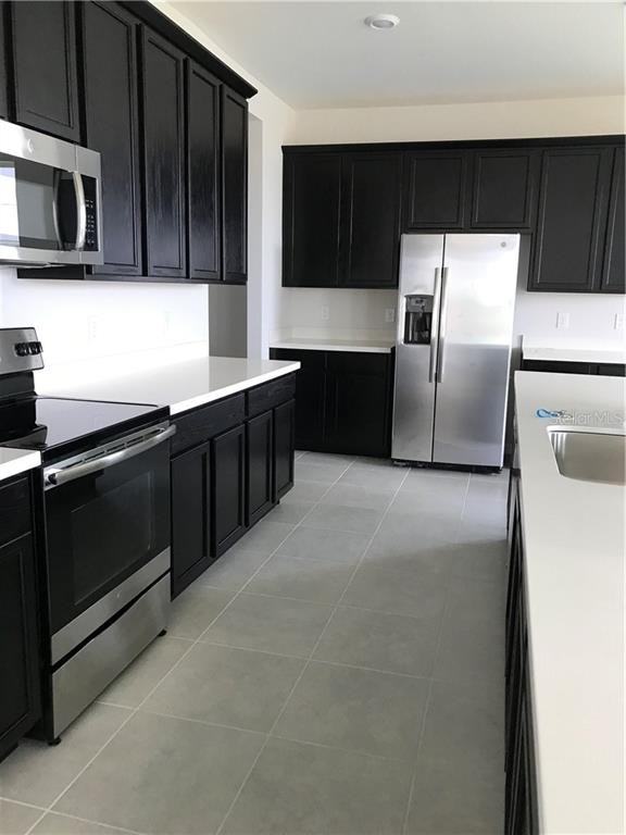 423 Kestrel Drive - Photo 3 of 18