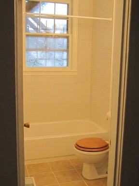 3116 3116 Barton Avenue, Lower - Photo 3 of 4