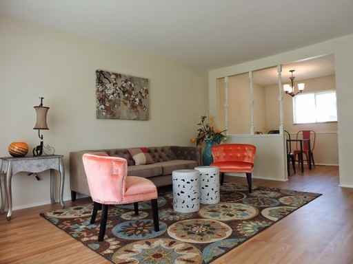 25165 Sandhurst Rd - Photo 2 of 13