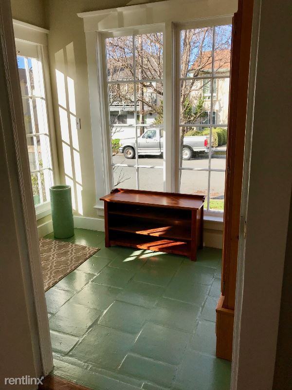 949 Chula Vista Ave - Photo 2 of 13