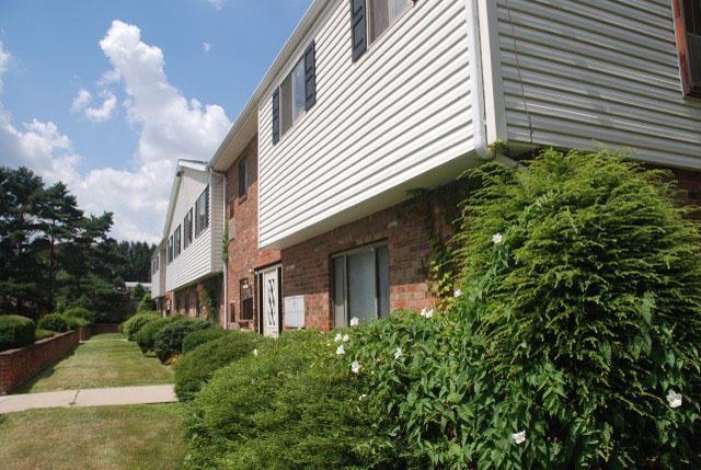 Cumberland Court Apartments 425 Cumberland Rd, Pittsburgh, PA 15237