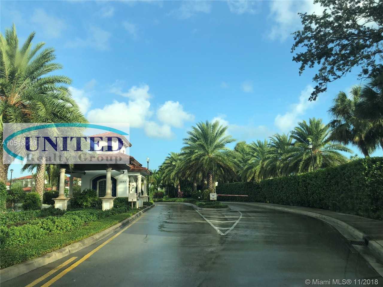 Flamingo & Hiatus, Pembroke Pines, FL 33025 3 Bedroom House for 2,700