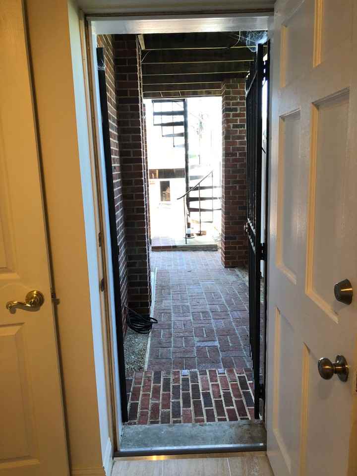 1246 Maryland Avenue Northeast #B - Photo 3 of 13