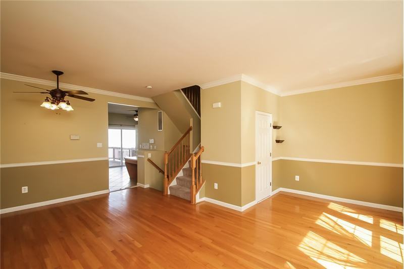 9402 Lanae Ln - Photo 3 of 30