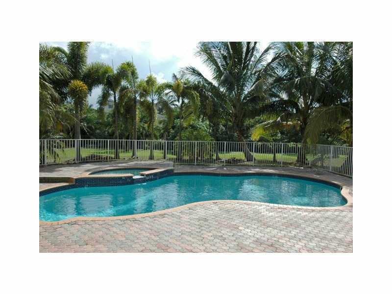 11804 SW 26th Ct - Photo 3 of 14