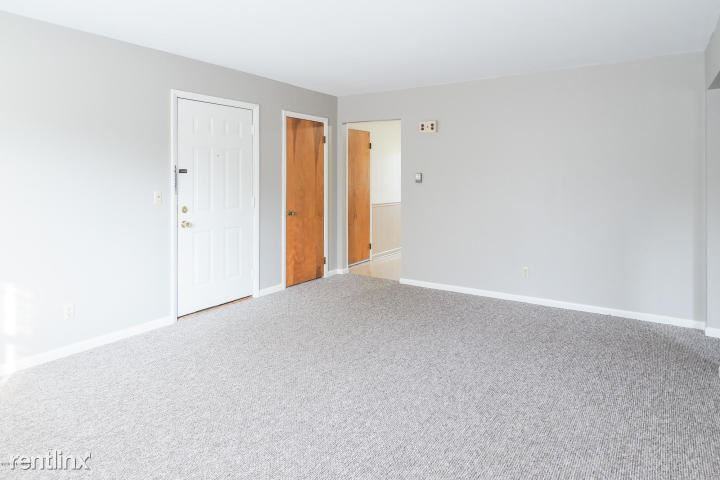 915 E Main St - Photo 3 of 14