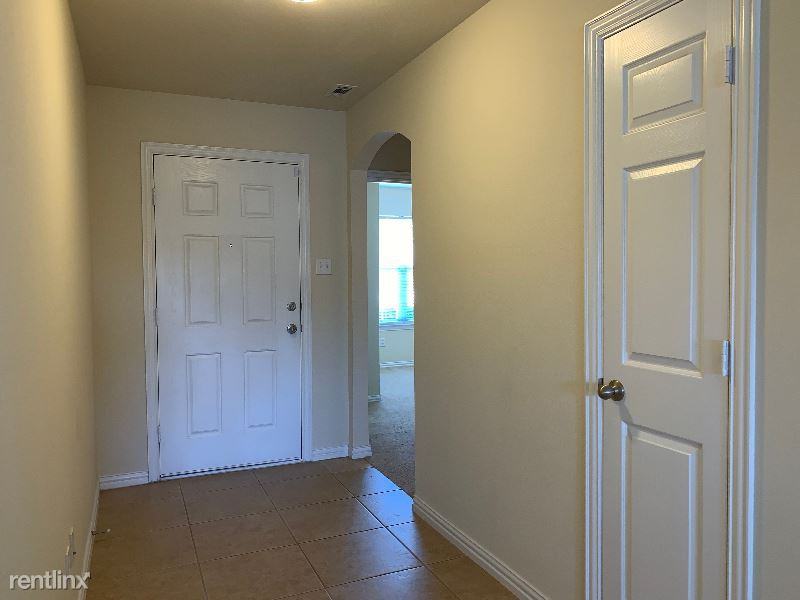 100 Camden Ct - Photo 3 of 26