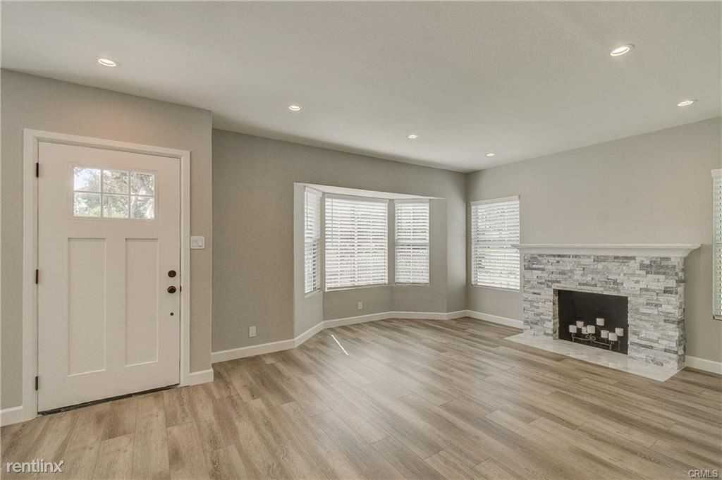 1408 N Flower St - Photo 2 of 13