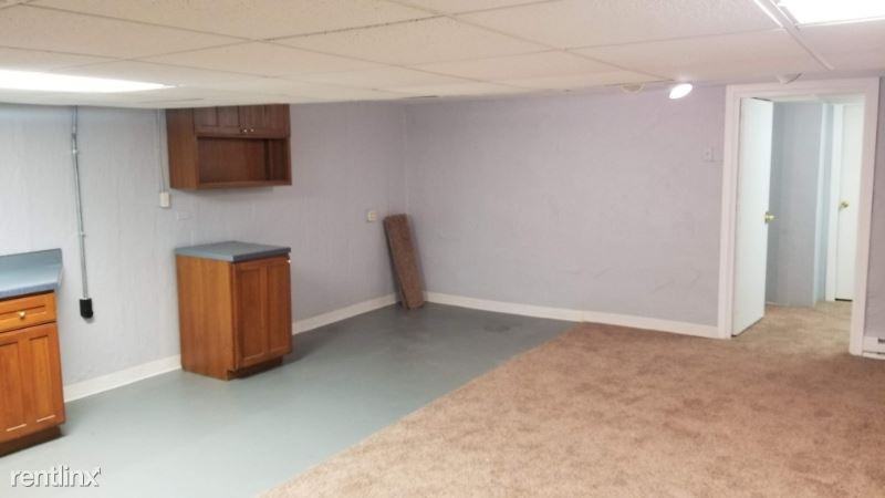 302 W Vine St 9 - Photo 2 of 20