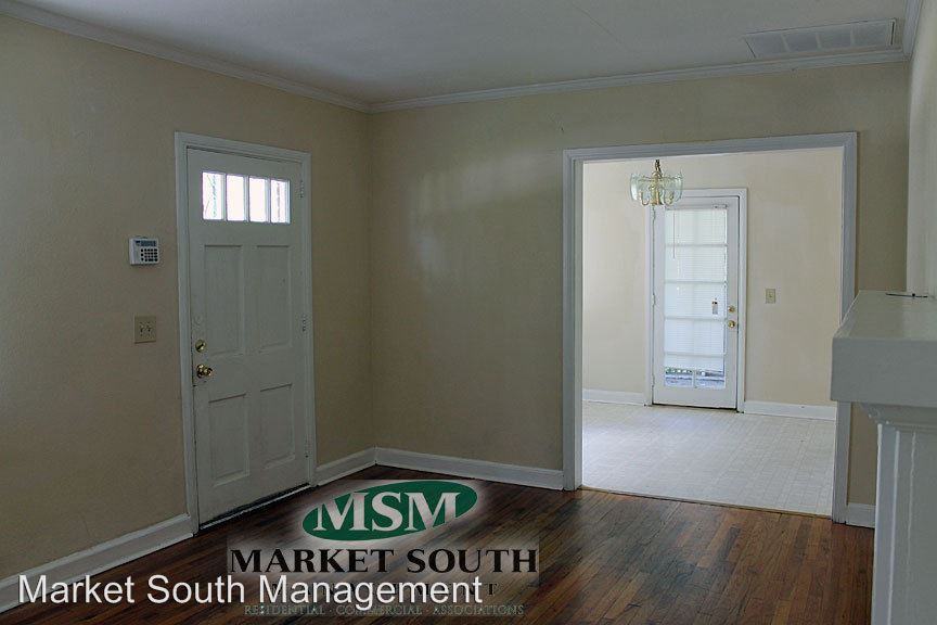 1327 E. 54th Street - Photo 2 of 10