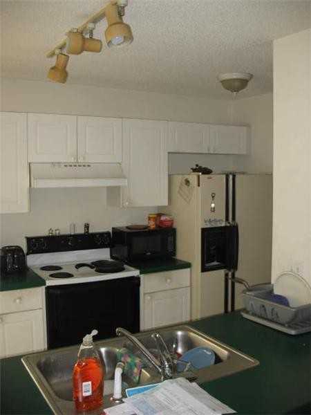 9916 Lottie Ln - Photo 3 of 11