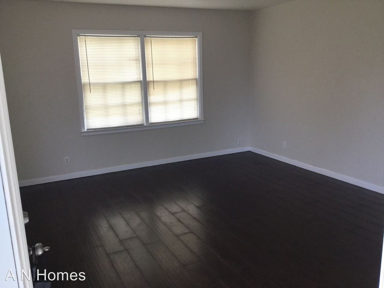 2715 Roosevelt Ave - Photo 3 of 8