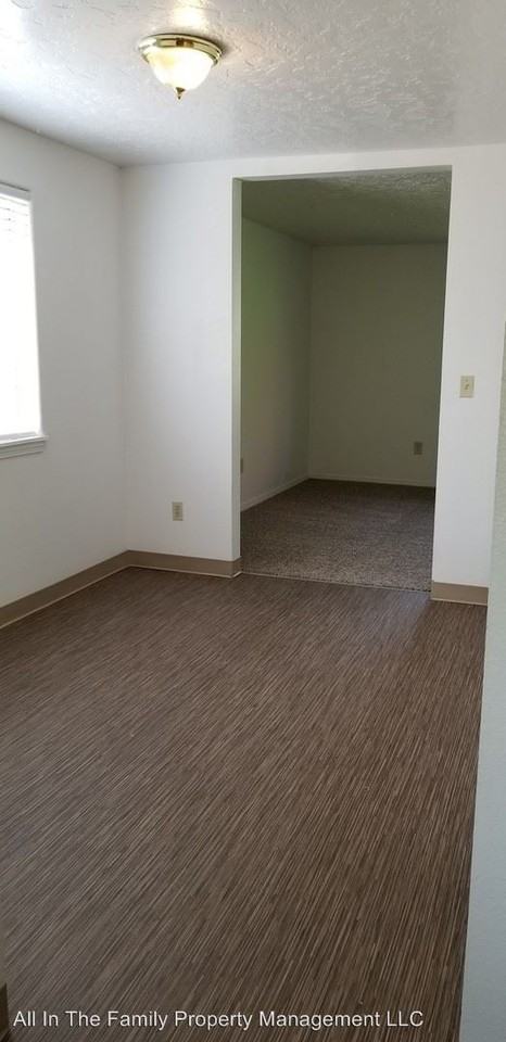 325 SW Lakeshore Drive 333 SW Lakeshore Drive - Photo 2 of 12