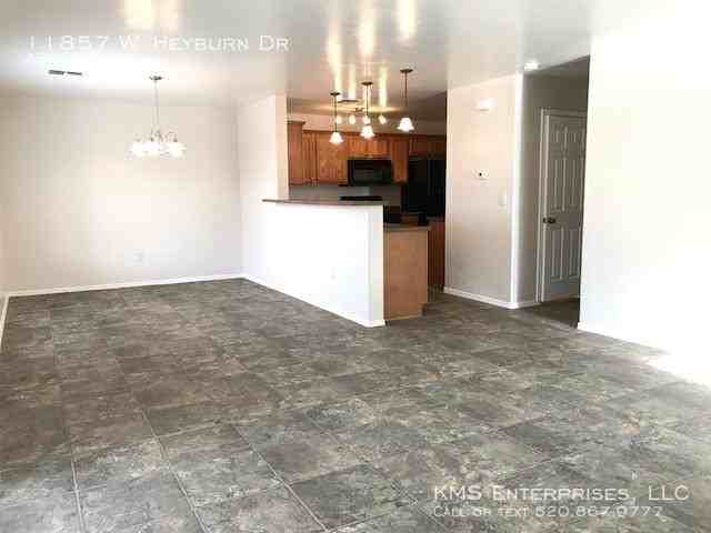 11857 W. Heyburn Dr - Photo 2 of 33