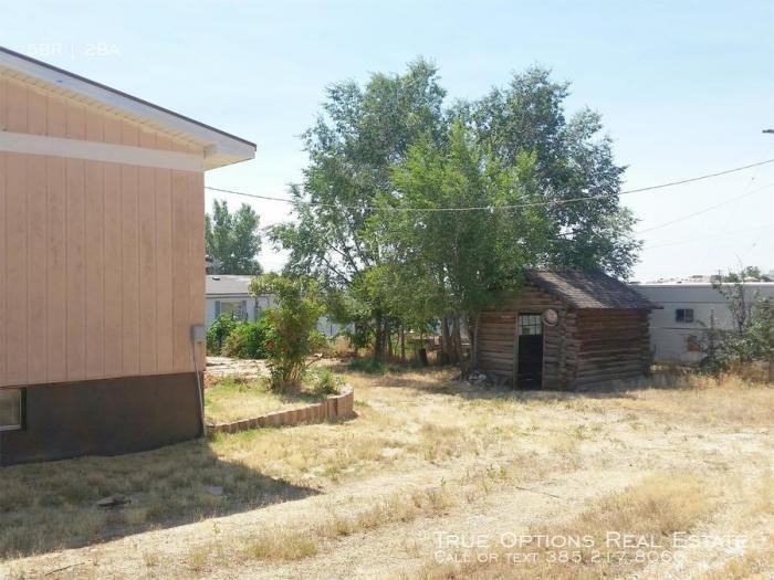 357 W 300 N - Photo 2 of 25