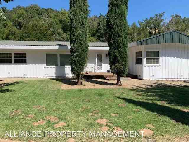 1325 Hiatt Road - Photo 2 of 17