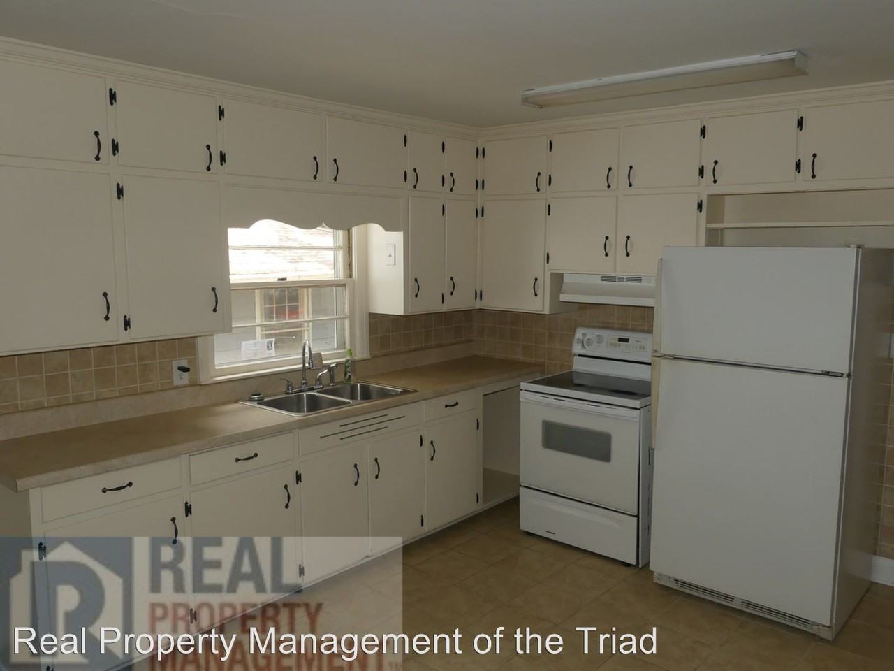 3007 Sourwood Rd - Photo 2 of 19