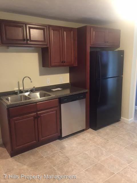 100 Sycamore Street Left - Photo 3 of 12