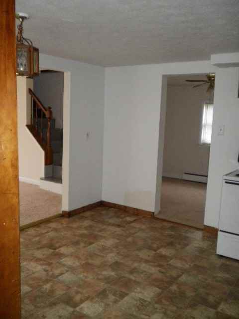 1715 Hall Ave - Photo 5 of 13