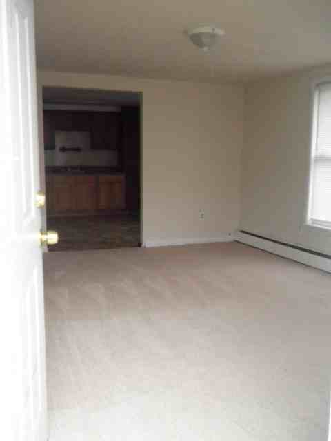 1715 Hall Ave - Photo 6 of 13