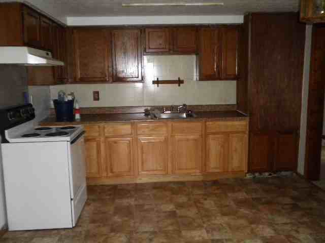 1715 Hall Ave - Photo 7 of 13