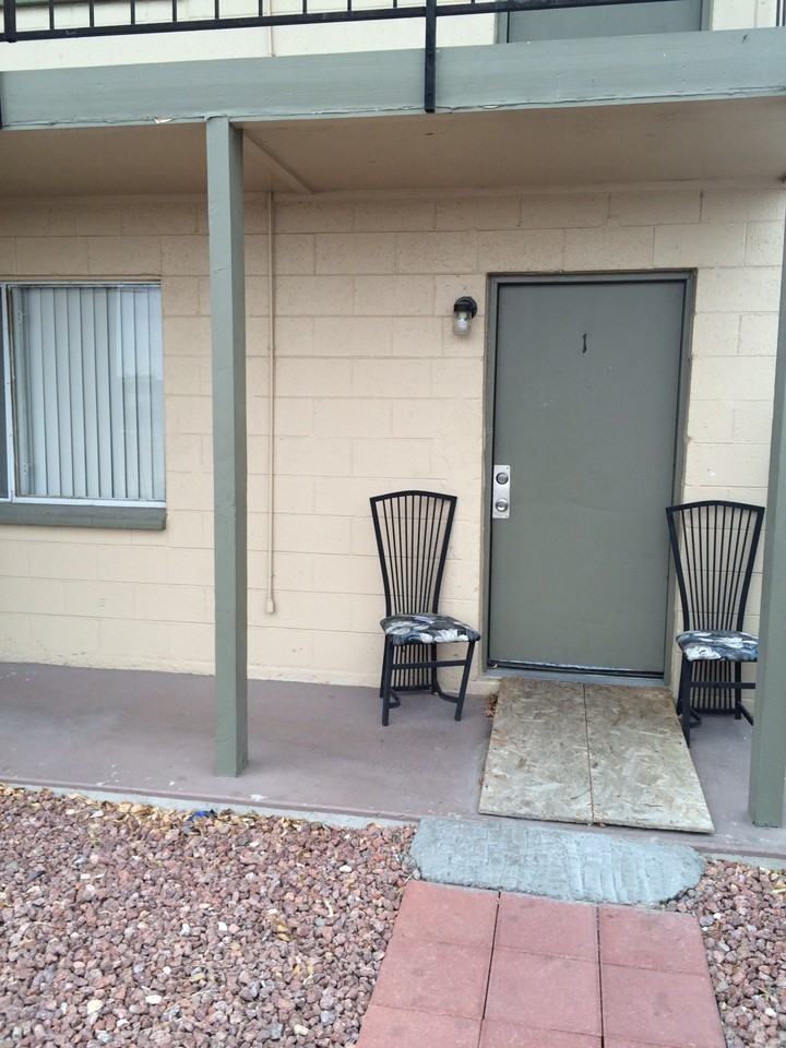 511 W Monroe Ave - Photo 3 of 3