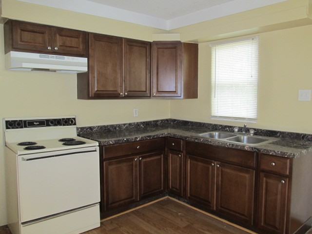 1321 W Rambla St - Photo 4 of 12