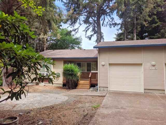 1115 Sw Walking Wood - Photo 3 of 18