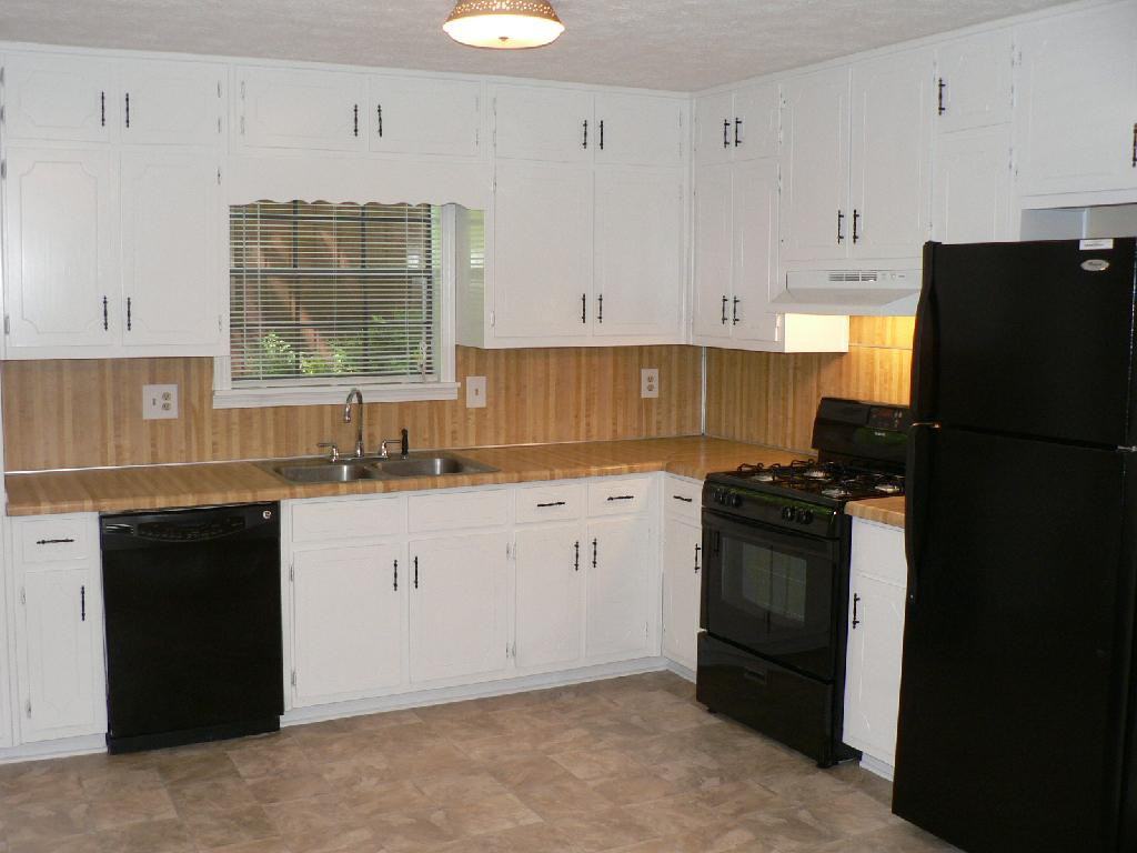 3948 Ferncliff Rd - Photo 3 of 15