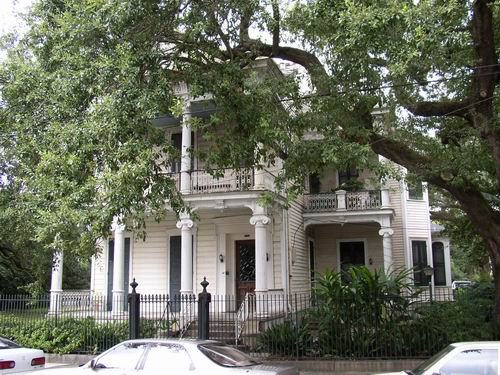 1328 Jackson Ave - Photo 2 of 5